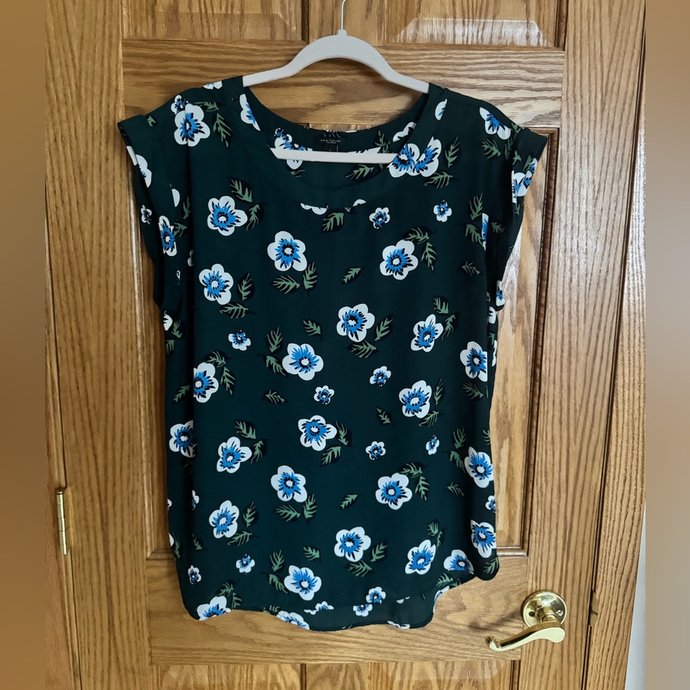 Ann Taylor Dark Green Floral Blouse - Large